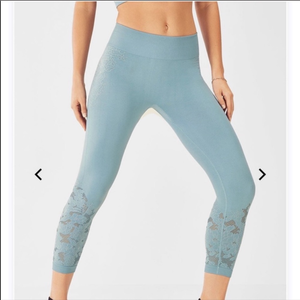 Fabletics Seamless Capri Powerhold High Waisted
